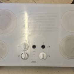 Frigidaire Gallery FEC36S8HSA stove cooktop **For Parts**