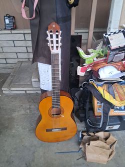 Yamaha c4o guitar