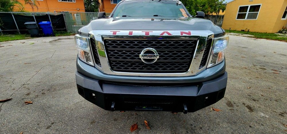 2017 Nissan Titan
