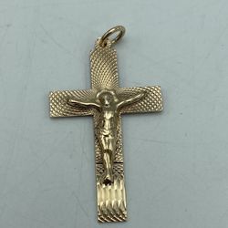14kt Yellow Gold Cross Pendant 