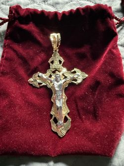 14 karat gold  Crucifix Pendant with Rope Chain