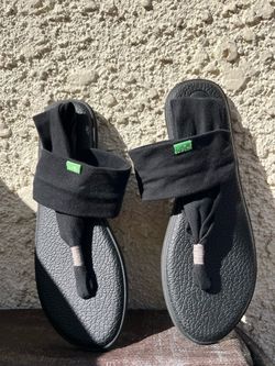New Women’s Black Sanuk Sandals Size 10