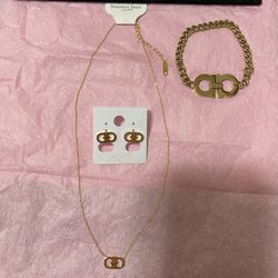 beautiful stainless steel set.  chain, ring, earrings and bracelet