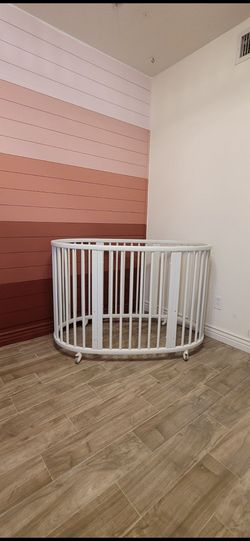Stokke crib and toddler bed