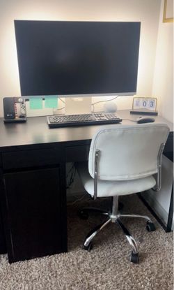 MOVING: IKEA desk