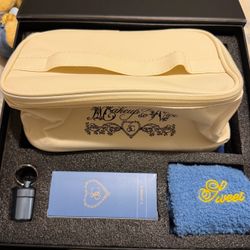 sabrina carpenter vip package gift size small