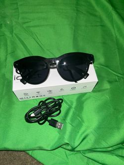 Smart Camera Sunglasses with USB Charging Cable