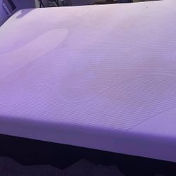 queen memory foam bed set !!
