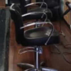 4 Salon Chairs Like New Couple Years Old 