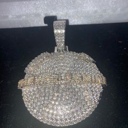 Real Silver Pendant Moiss Diamond 41.3Grams 225$