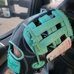 Rawlings heart of the hide baseball glove