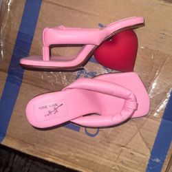 Yume Yume Heart Heels Brand New Size 6 