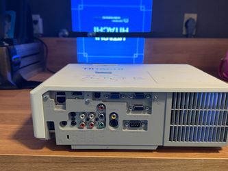 Hitachi hdmi Projector