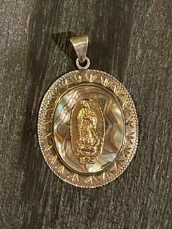 Large vintage 925 silver religious medal - Virgin Mary pendant in relief on mother-of-pearl - antique jewelry