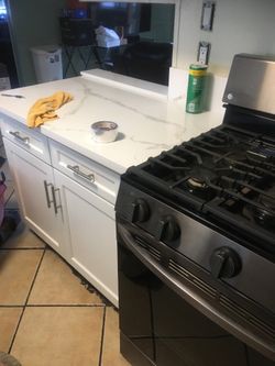 Se hacen gabinetes de cosina