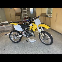 Suzuki 125 RM  Parts ( Plastic Cover Kit 