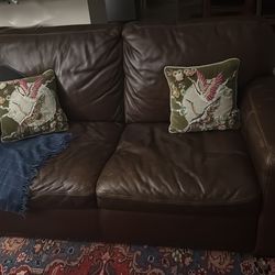 Sofa and loveseat leather / used /good