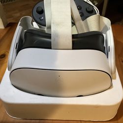 Meta Quest 3s VR Headset And Controllers