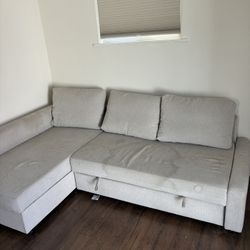 Couch/Sofa/bed