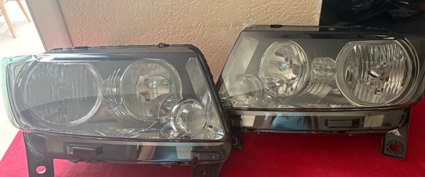 Headlights for 2011 to 2013 Jeep Grand Cherokee