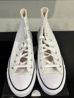 Converse Chuck Taylor All Star High Top women’s size 7 brand new