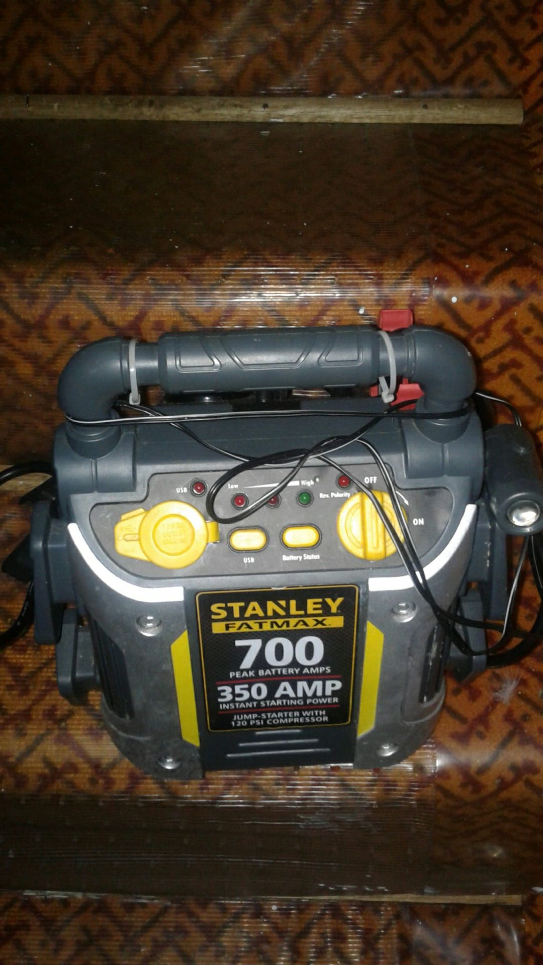 Jump start Stanley aFatmax 700 peak battery amps