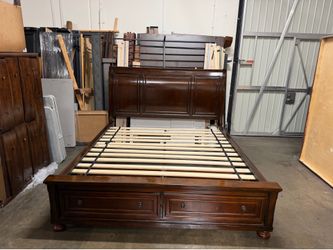 Cal king bed $399