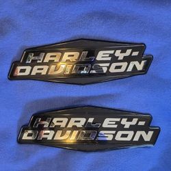 Harley‑Davidson Chrome Emblem Badges (Pair)
