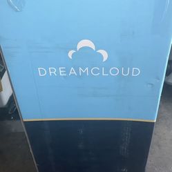 Dreamcloud Twin Sized Mattress with Sheet Set & Mattress Protector