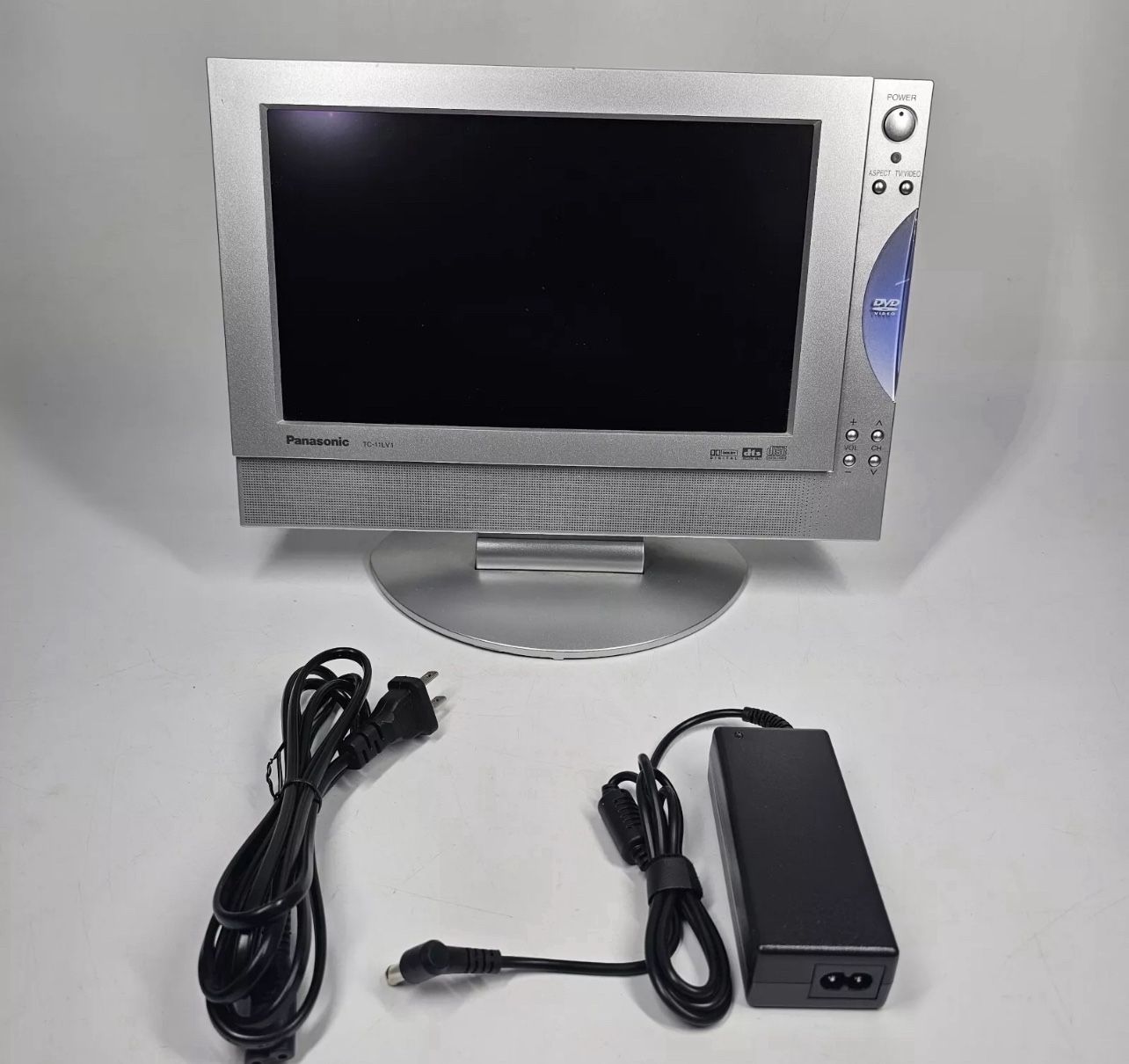 Panasonic TC-11LV1 11" Retro TV With Built In DVD Player Needs Repair Without remote.