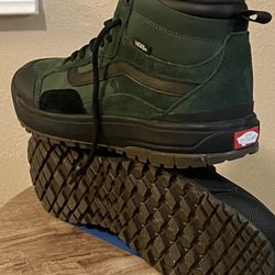 Vans Men’s Size 10 MTE 