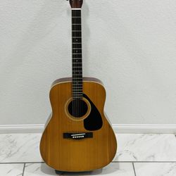 Vintage Yamaha F335II Acoustic Guitar  Condition like new 