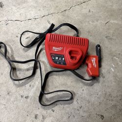 Milwaukee M12 Charger