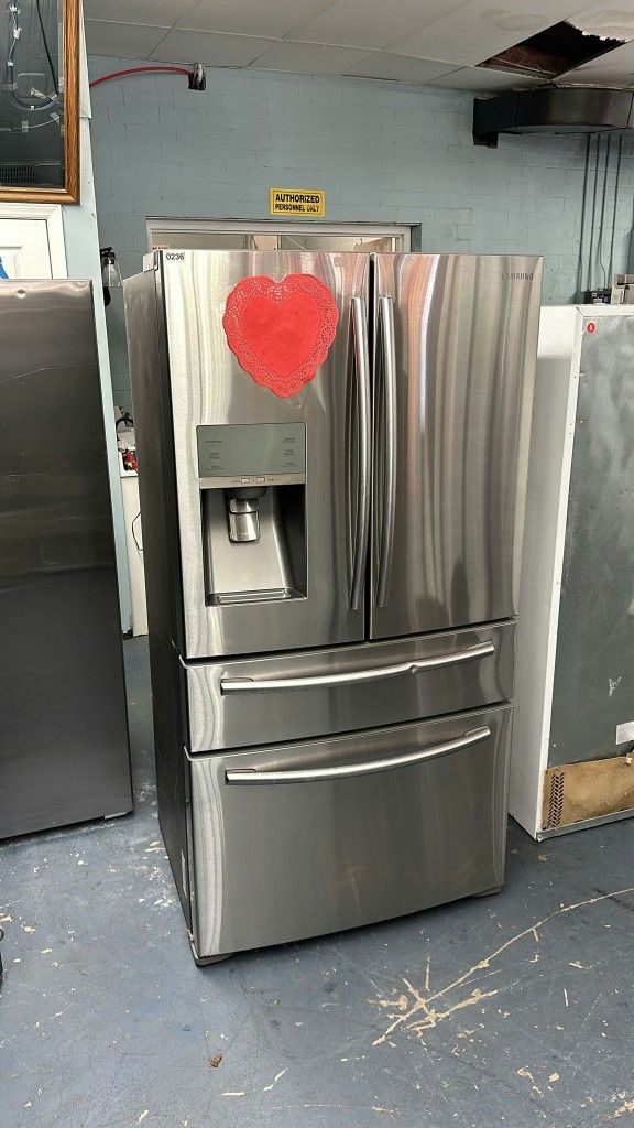 Samsung Refrigerator Fridge All features Icemaker on door