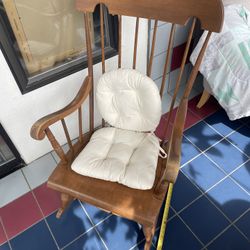 Vintage Rocking Chair 