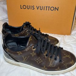 Louis Vuitton 38
