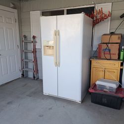 Frigidaire Side By Side Refrigerator 