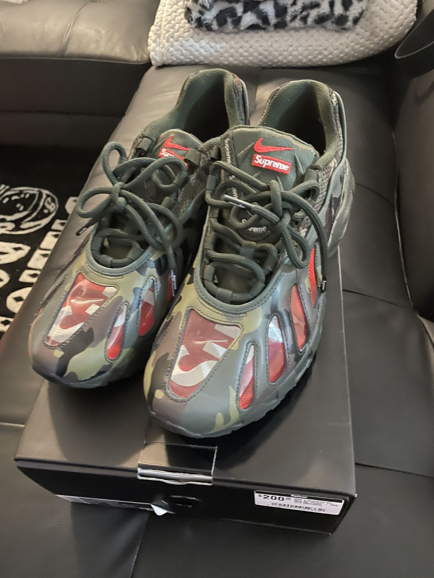 Supreme Air max sz 10.5 vnds 