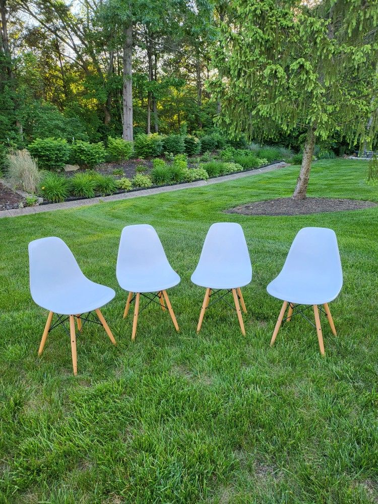 Indoor/Outdoor Chairs
