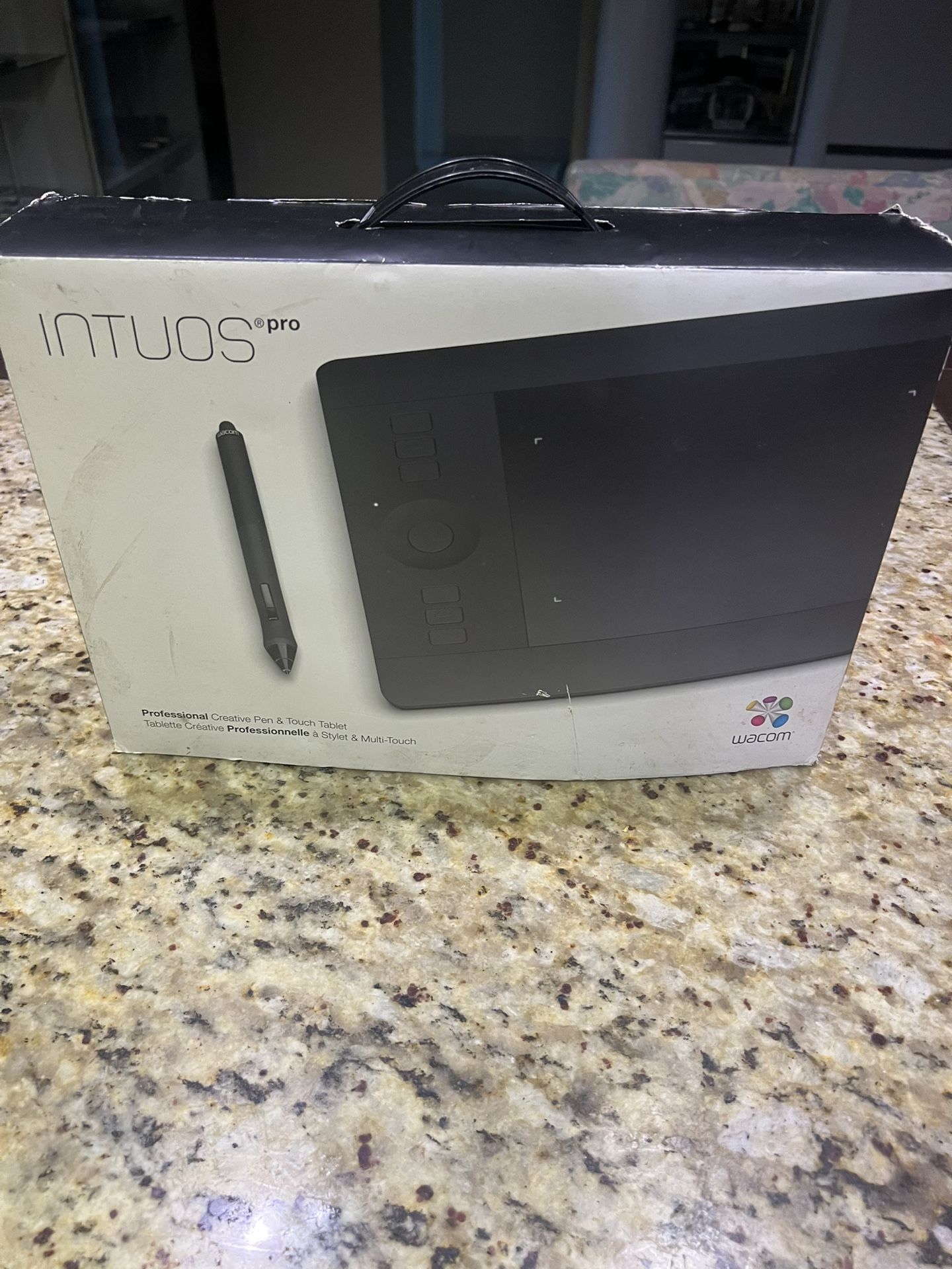 INTUOS PRO creative Pen & Touch Tablet 