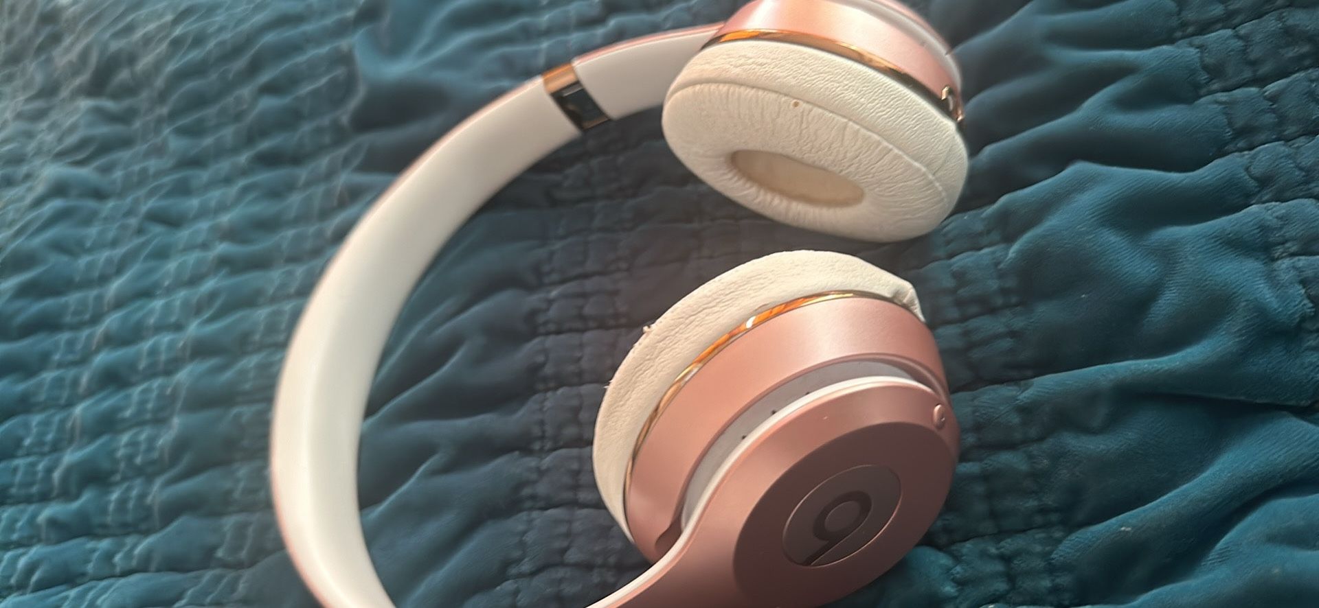 Beats Solo Headphones (Pink) with charger & case