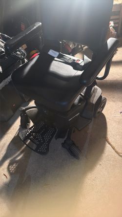Electric wheelchair