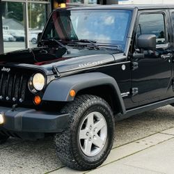 2013 Jeep Wrangler rubicon 4x4 !!!