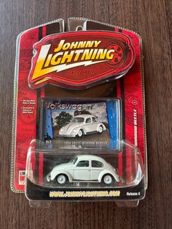 Johnny Lightning 1950 VW Split Window Beetle Die-Cast