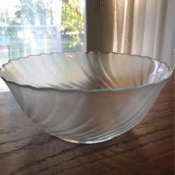 Vintage Arcoroc Clear Serving Bowl In Swirl Pattern