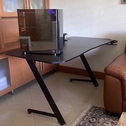 Gaming desk and computer tower case