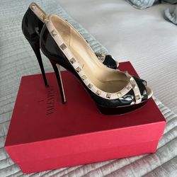 Valentino Garavani High Heels Black Pump Original In Box