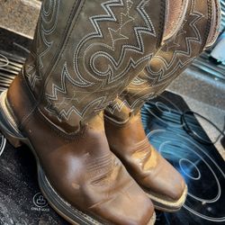 Durango boots, size 9.5, GR888 condition keep you warm and dry $79