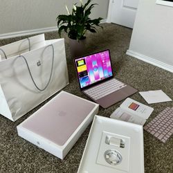 MacBook 2026.    256G.   13inch