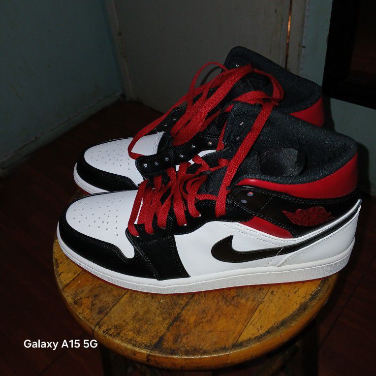 Nike Air Jordan 1 shoes 